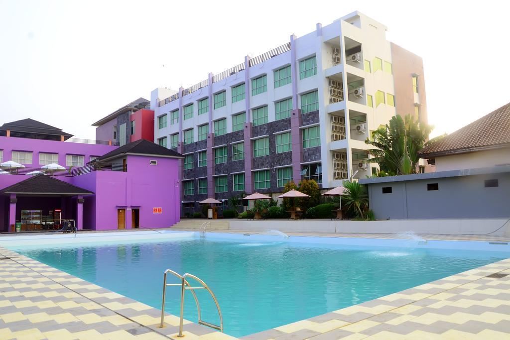 Aston Tanjung City Hotel Exterior photo